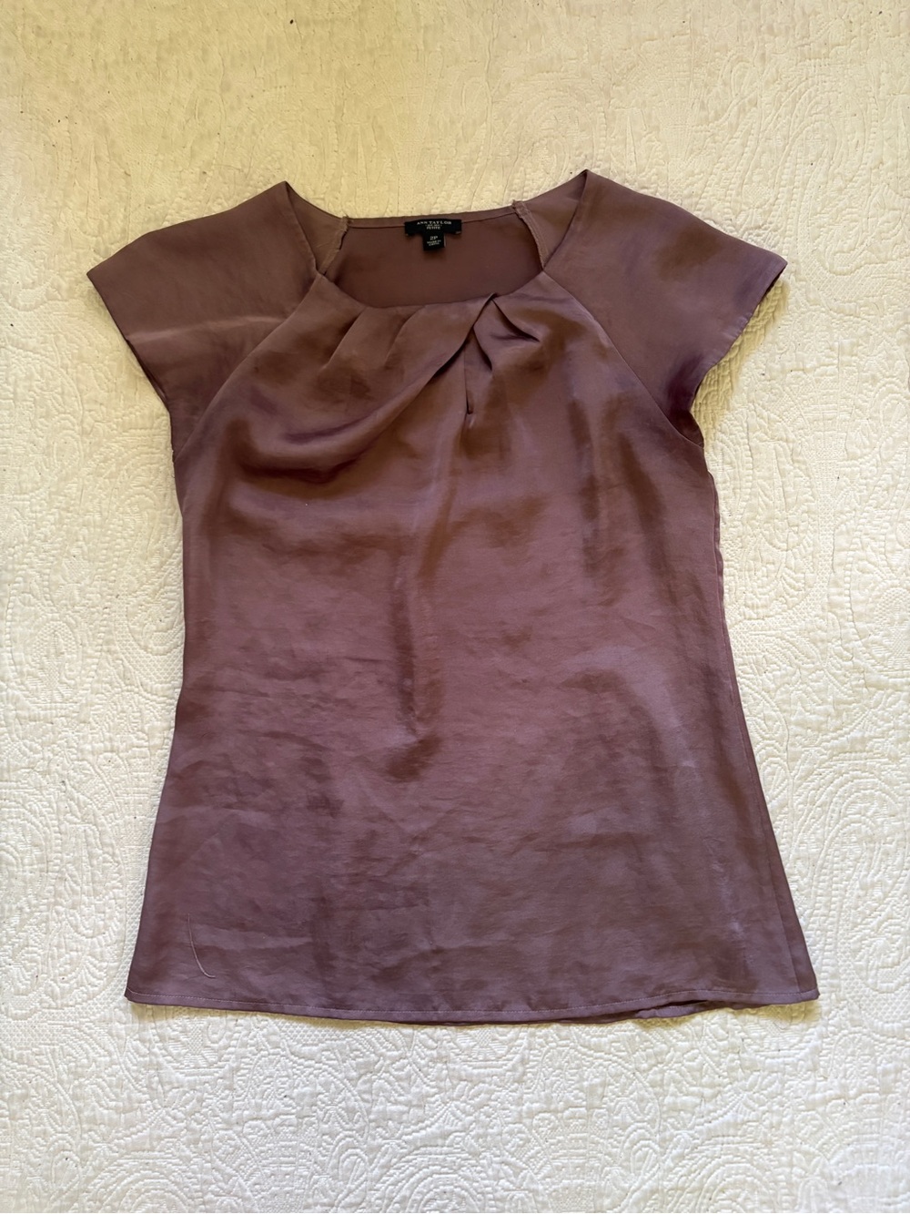 Women’s Ann Taylor Silky Pleat-Front Top in Purple / Mauve - size 2P